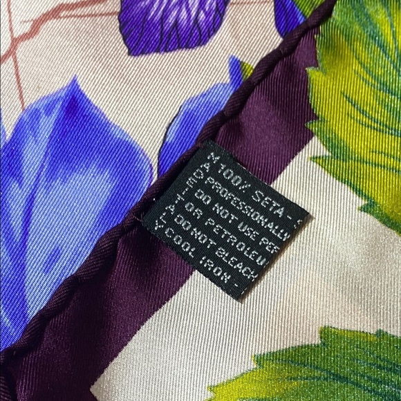 VNTG Atelier Versace Voyage Floral Map Scarf - Purple, Green, Yellow & pink - Picture 5 of 9